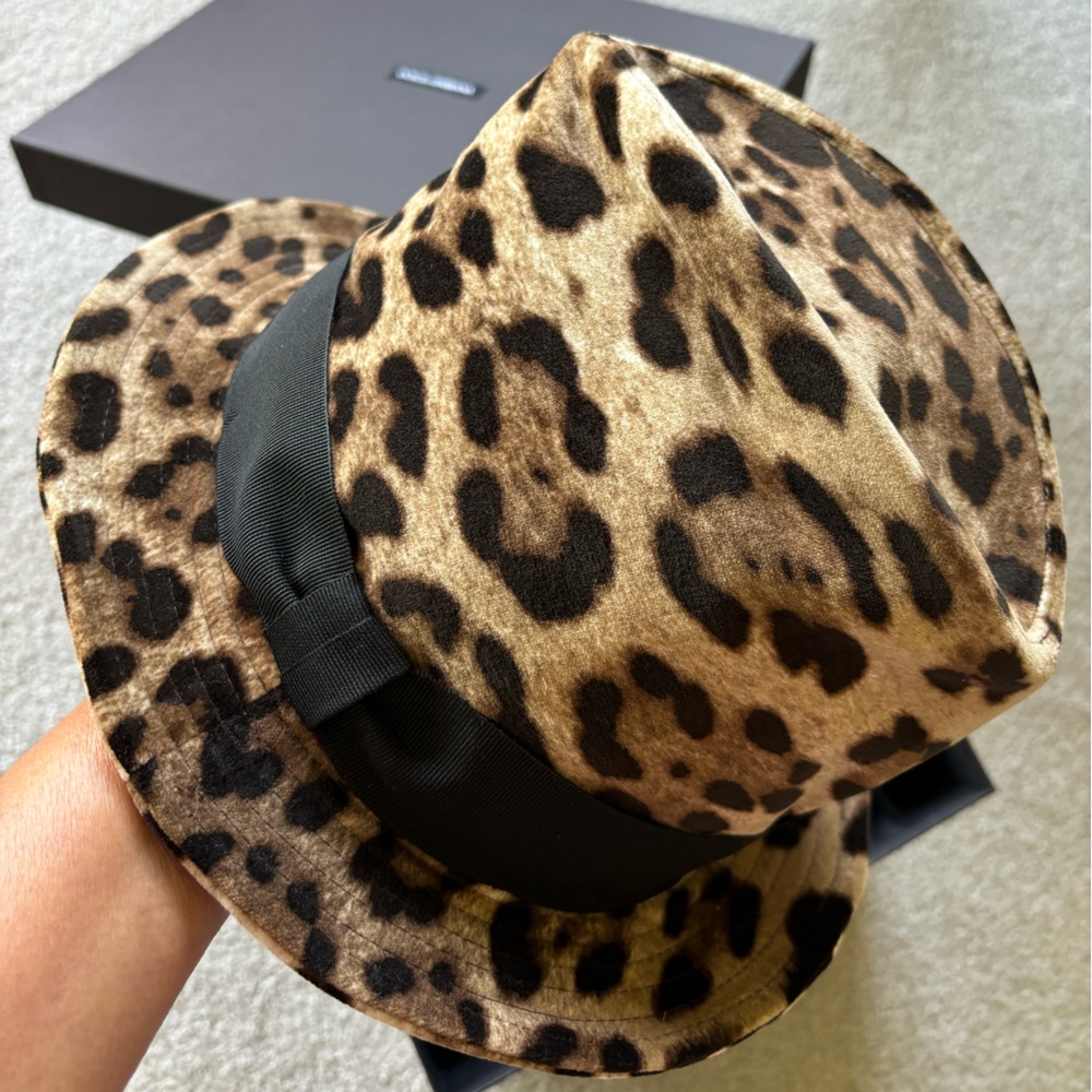 NWT Dolce Gabbana animal print hat